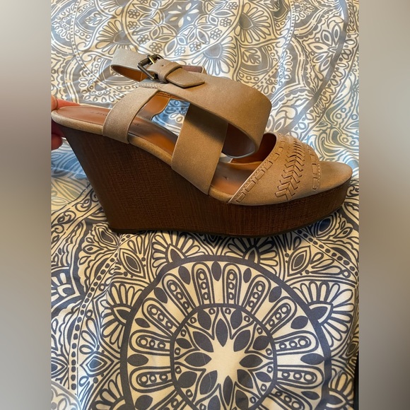 Indigo Rd Wedges - Picture 2 of 2